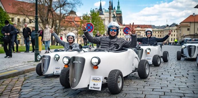 Velká jízda v malé káře: mini Hot Rod