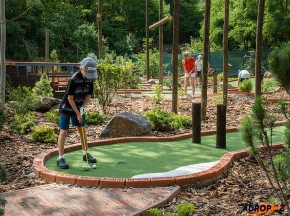 Největší minigolf v Praze, vstup