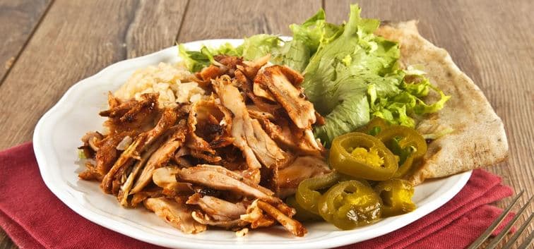 Vegetariánský kebab v tortile a nápoj podle výběru