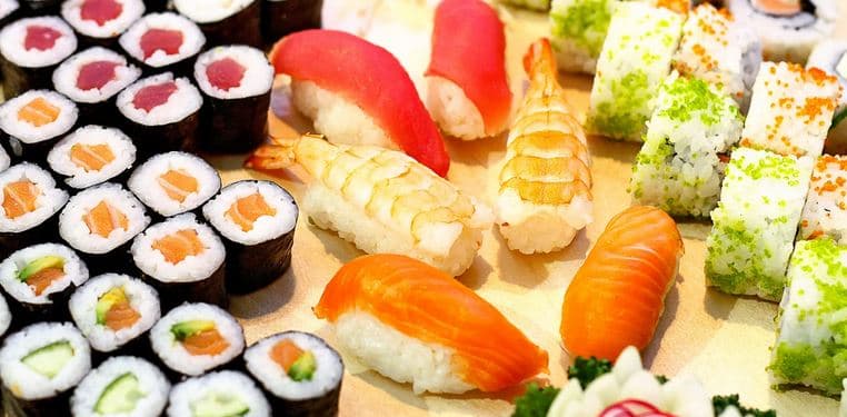 Pestré sety s 21 ks sushi