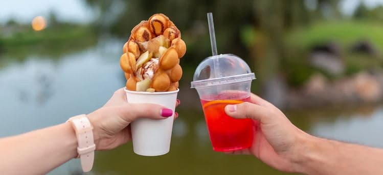 Bubble wafle s nutellou a ovocem + limonáda 