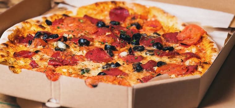 Pizza o průměru 32 cm dle výběru