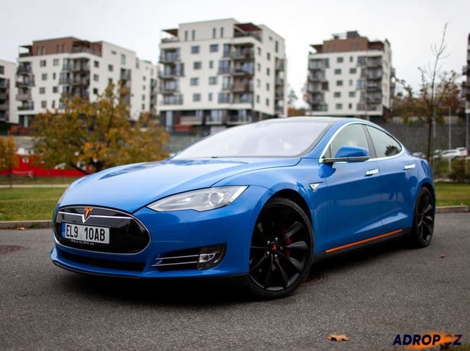 Pronájem elektromobilu Tesla S P85D