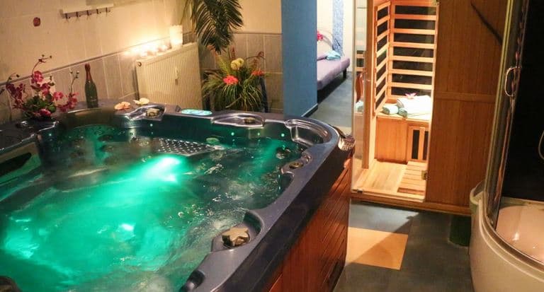 Vířivka + infrasauna, 60 minut pro dva 