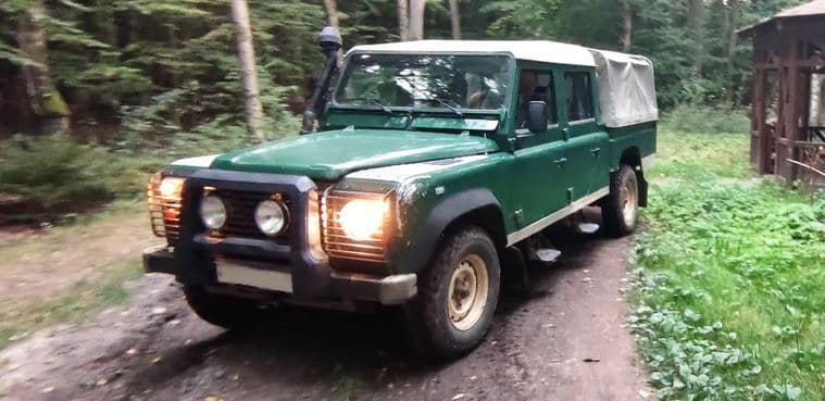 Jízda s instruktorem v Land Roveru Defender