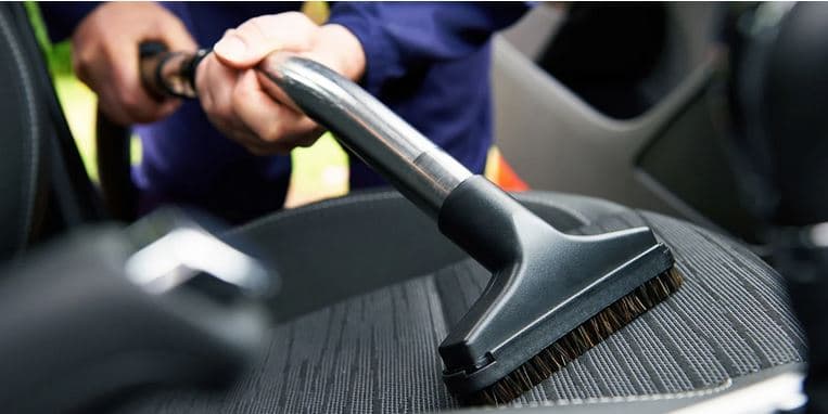 Čištění interiéru automobilu