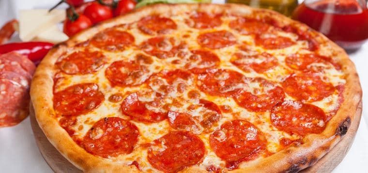 1× pizza (ø 32 cm) podle výběru 