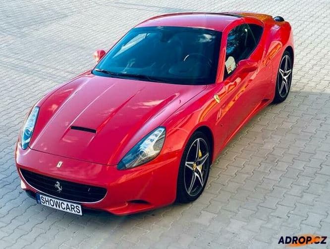 Jízda ve Ferrari F149 California