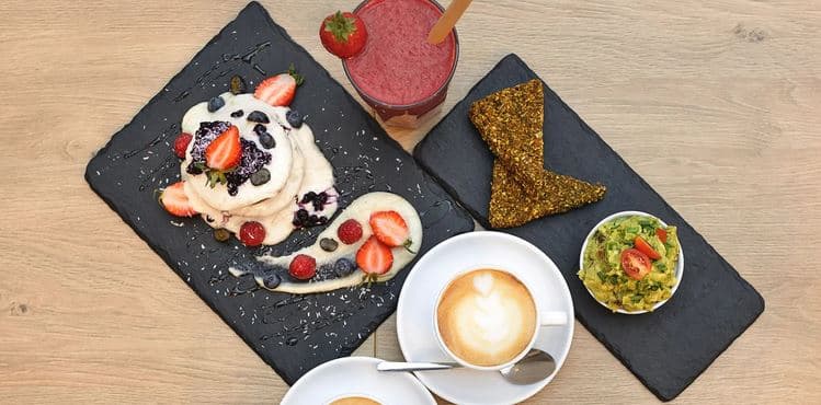 Raw veganská snídaně