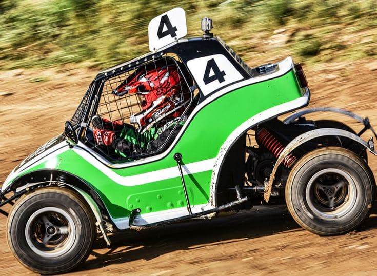 Jízda v dětské závodní buggy