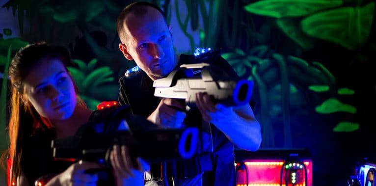 Vstup pro 1 hráče na 1 hru do Laser Arény