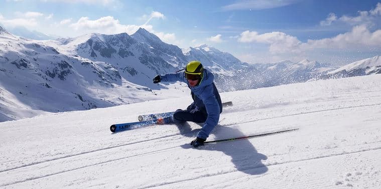 Servis lyží a snowboardů na stroji Montana