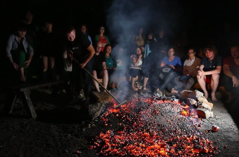 FIREWALKING – chůze po žhavém uhlí 700°C 