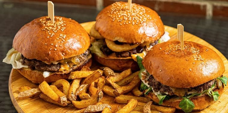 2× šťavnatý burger dle výběru