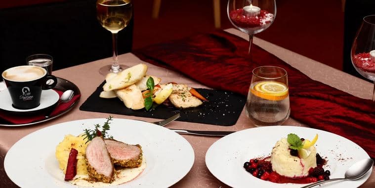 Tříchodové menu a wellness pro 2 osoby