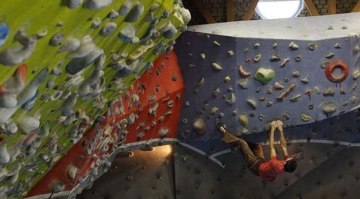 Časově neomezený vstup na boulderingovou stěnu