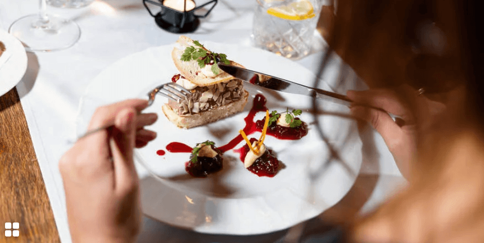 4chodové menu s neomezenou konzumací vína a piva na zámku Ctěnice