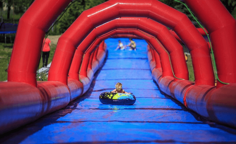 Vodní maxiskluzavka Monínec - 100 m dlouhá skluzavka