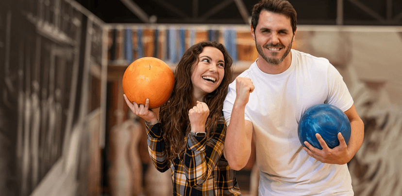 Hodina bowlingu až pro 6 hráčů a pizza podle výběru 