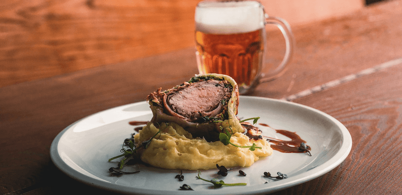 Játrová paštika, panenka Wellington a čokoládový fondant