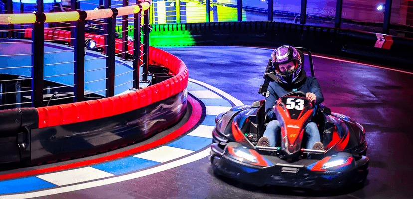 Game of Karts: závod plný akce, volant jako ve formuli a soupeř v zaměřovači