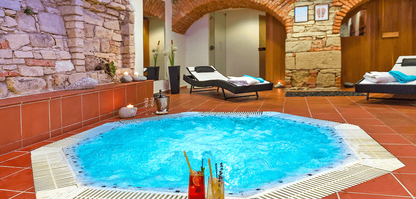 Wellness a čtyřchodové menu s vinným párováním pro 2 osoby 