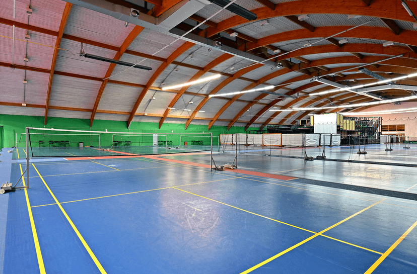 Pronájem sportoviště na 1 hodinu: tenis, badminton i ping-pong v kryté hale