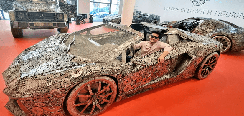 Steel Art Museum na Starém Městě: úžasný svět sci-fi, pohádek, komiksů i luxusních aut 