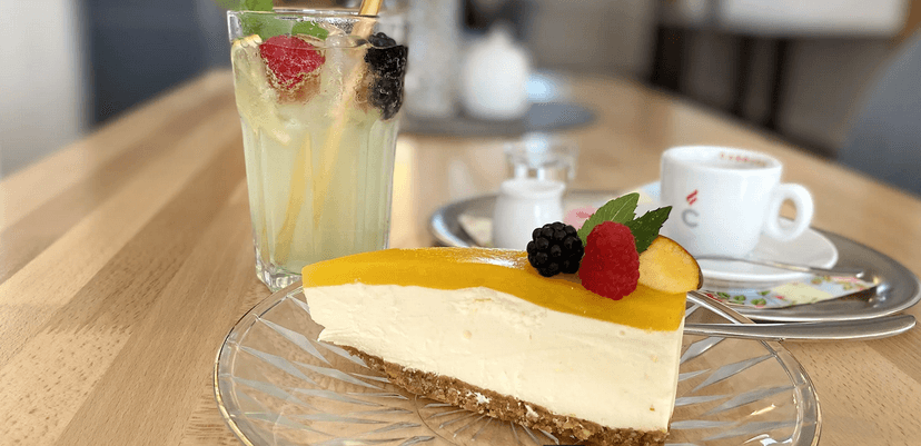 Cheesecake nebo quiche + káva + limonáda pro dva 