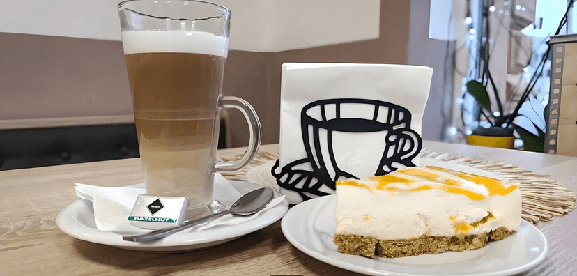 Latte macchiato a cheesecake pro 2 osoby 