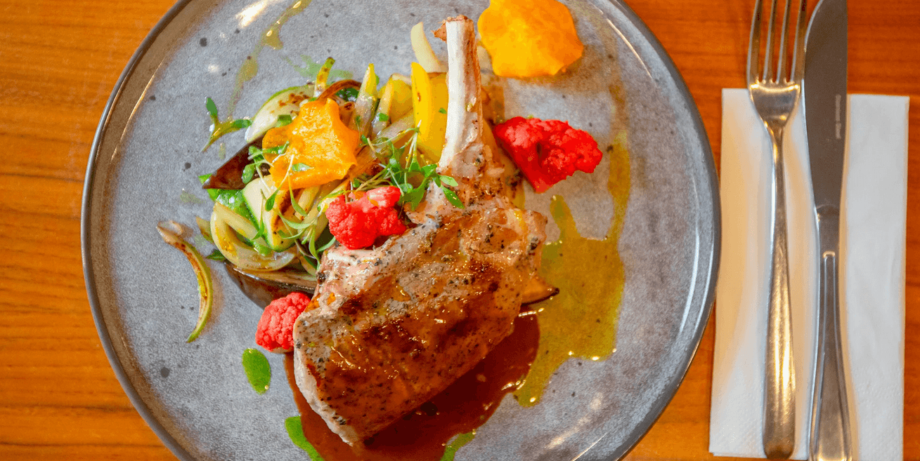 Salut Restaurant: vouchery na speciality české i mezinárodní kuchyně 