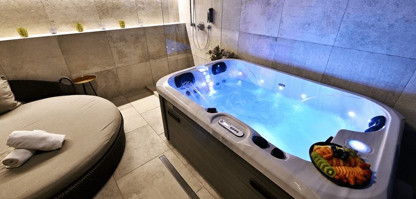 5* luxus pro 2 osoby: privátní spa se saunou a vířivkou i skvělé jídlo 