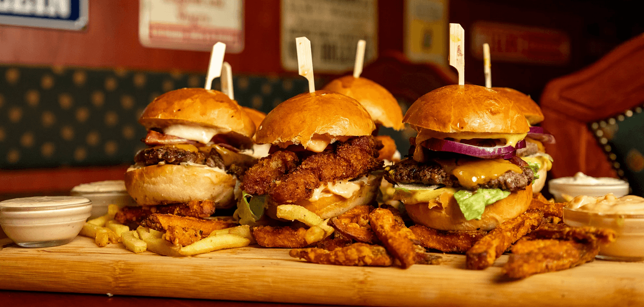Speciální nabídka pro dva: 6 miniburgerů, dvoje hranolky a domácí dipy