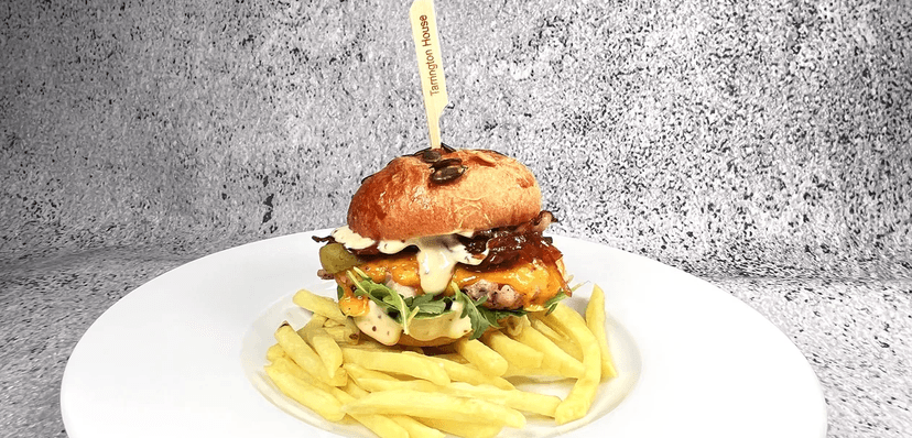 Burger, palačinka s borůvkami a balení místních perníčků pro dva i rodinu 