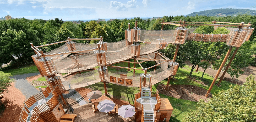 Vstup do 3D lanového bludiště 