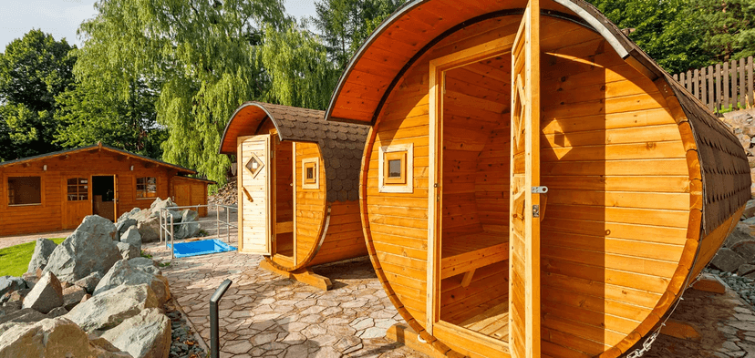 Wellness, lahev sektu a menu pro 2 osoby 