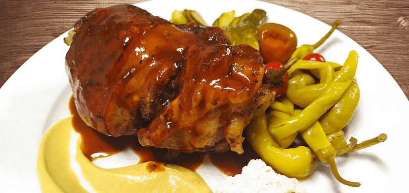 1× pečené vepřové koleno na pivě, cca 900 g 