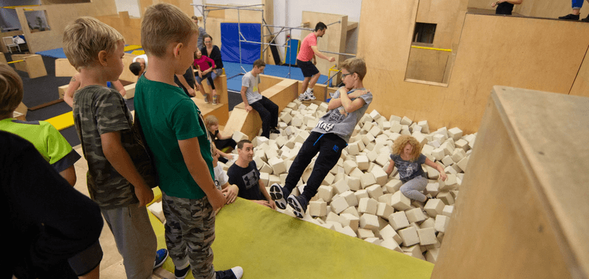 Parkour pro rodiče s dětmi: 120 minut společného tréninku v In Motion Academy 