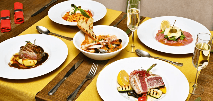 Pravé italské menu pro dva: rybí polévka nebo carpaccio, steak z tuňáka či hovězí a další dobroty