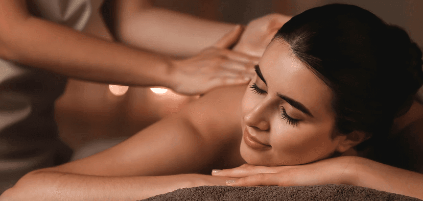 Terapeutická masáž na míru s aromaterapii a závěrečnou harmonizací zvukem