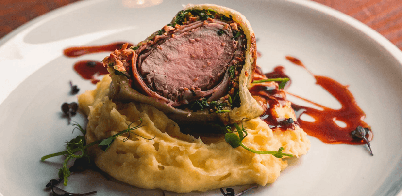 3chodové menu s wellness na 1,5 hod. a láhev vína pro 2 osoby 