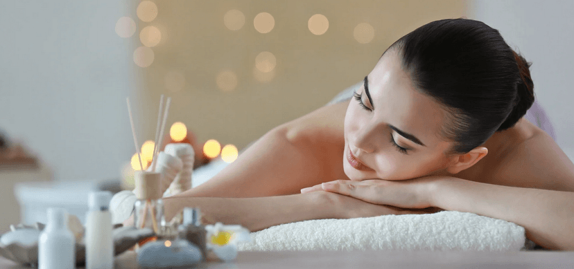 Blahodárná 70minutová ájurvédská masáž Abhyanga pro uvolnění mysli 