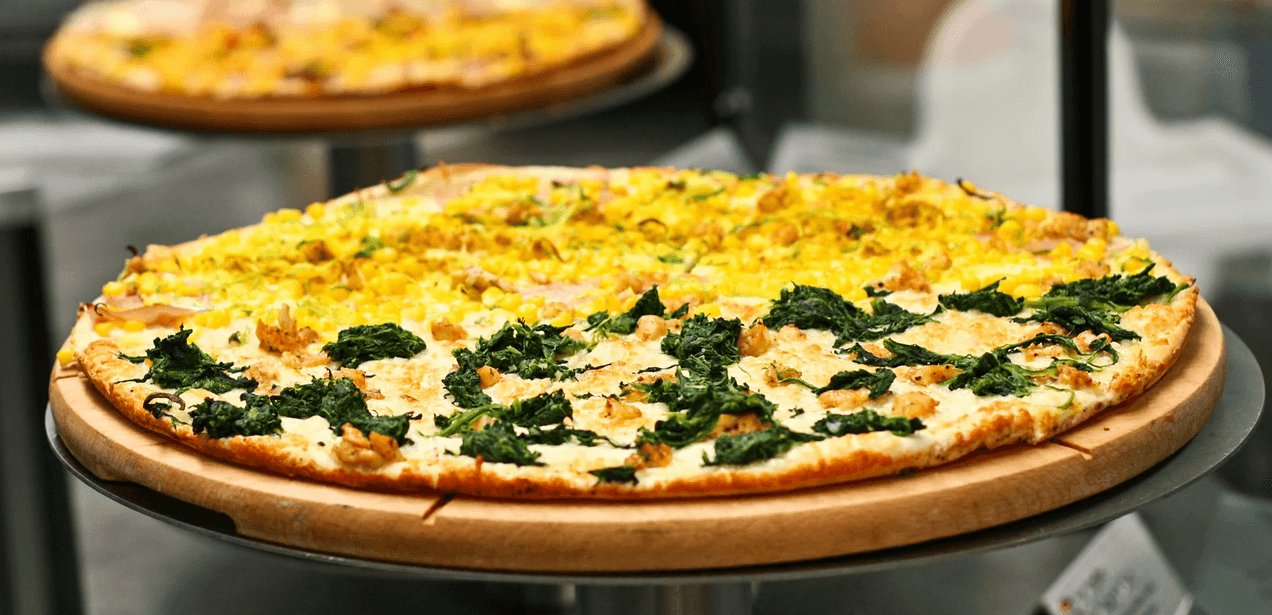 1× Chacharova pizza (⌀ 32 cm) podle výběru 