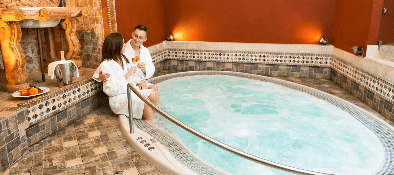 Relax v 5* hotelu na Malé Straně pro dva: privátní lázně a tříchodové menu s vínem 