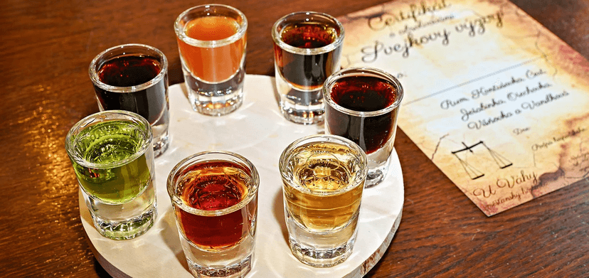 Zdolejte Švejkovu výzvu: 7 tradičních českých destilátů pro 1 či 2 osoby