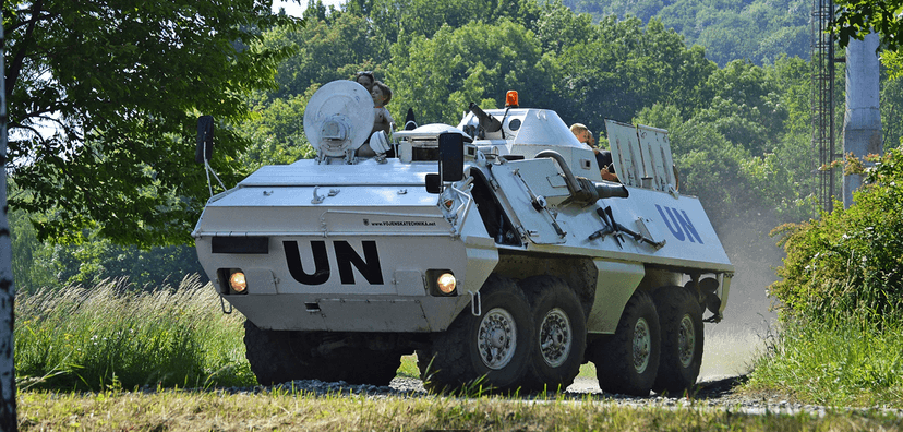 Zážitek pro 1–2 osoby: jízda obrněným transportérem, prohlídka bunkru i vojenské techniky 