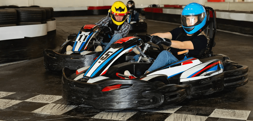 2× 10minutová jízda v motokáře v centru Olomouce: dvoupatrová vnitřní dráha 