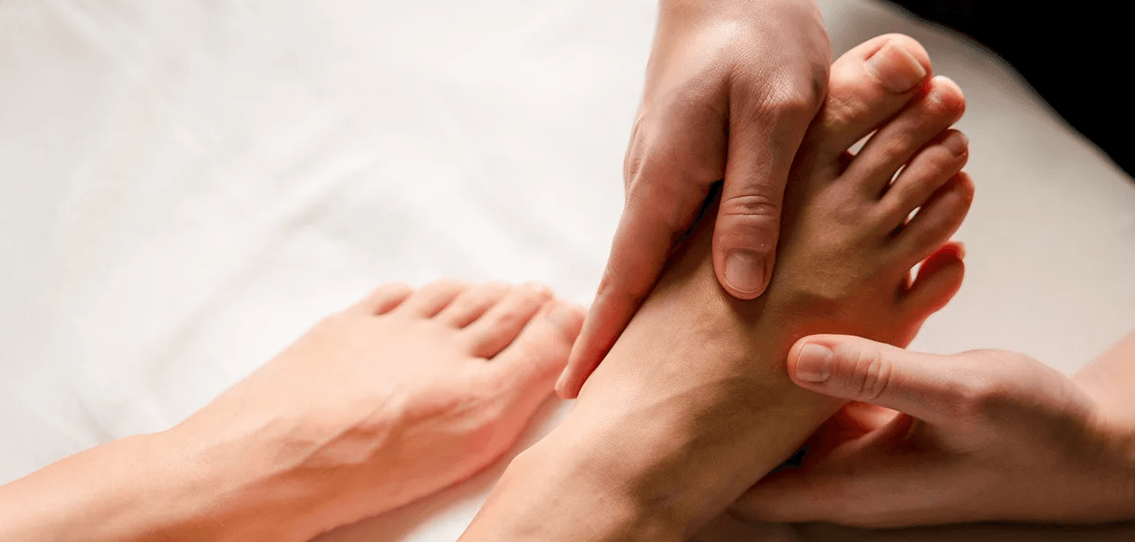 Masáž zad a šíje (45 minut) + parafínový zábal 