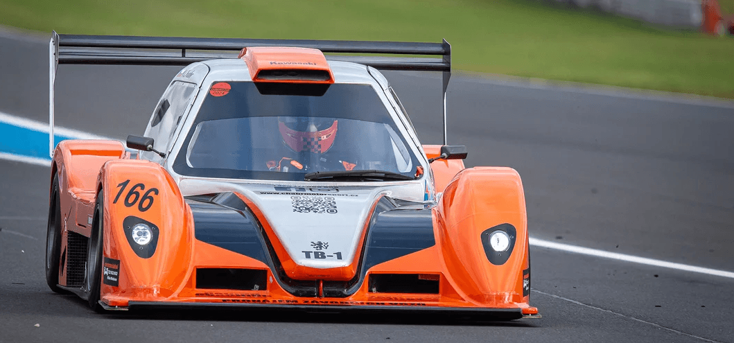 Dvě nebo šest kol v závodním prototypu TB-1 jako spolujezdec na okruhu v Mostě 