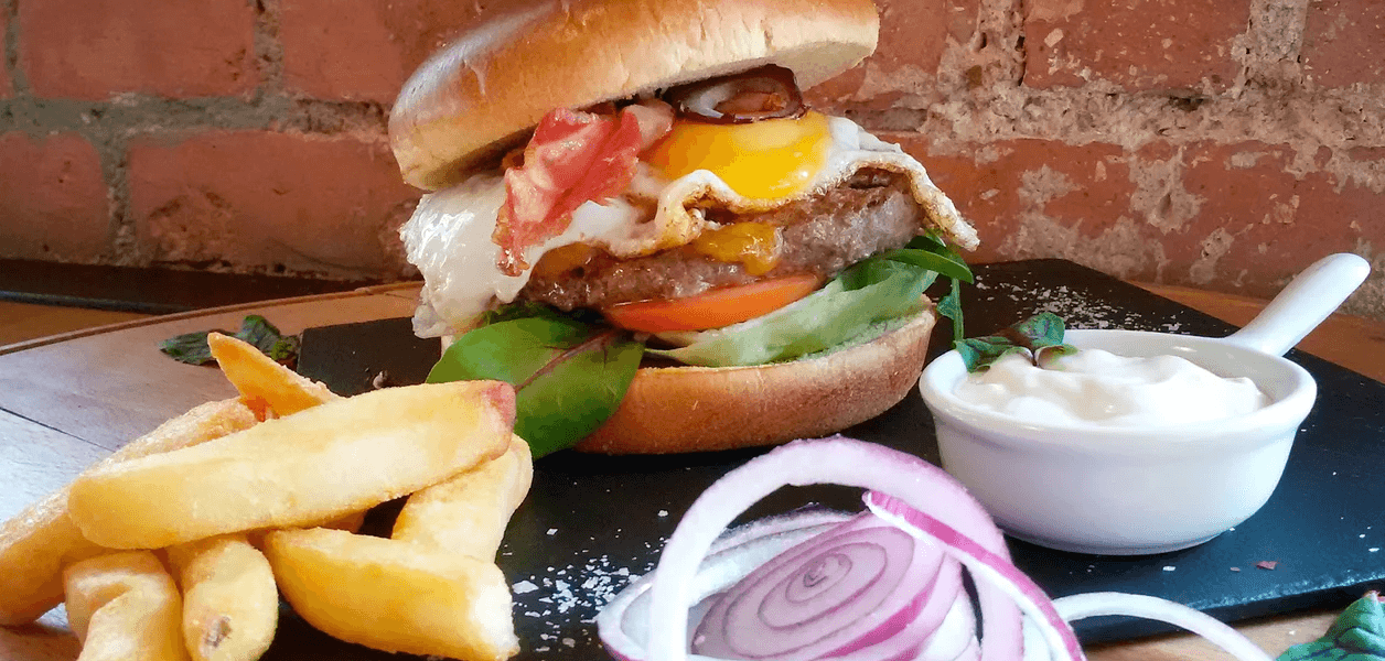 Žebra, steak podle výběru ze 2 druhů nebo burger pro 2 osoby 